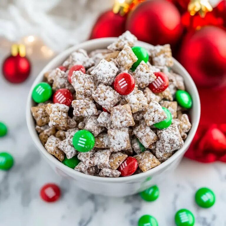 Reindeer Chow {Muddy Buddies} Recipe